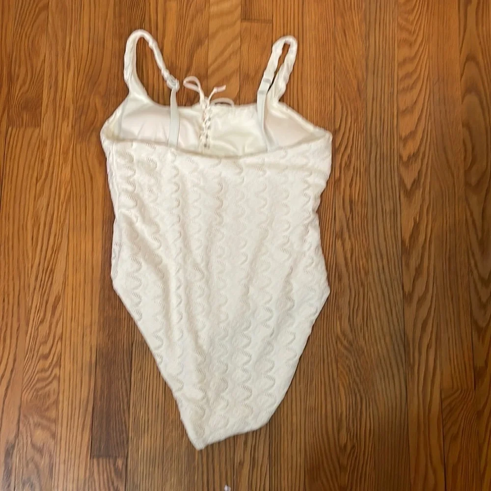 Andie The Macao One Piece Swimsuit Gardenia‎ size L NWT